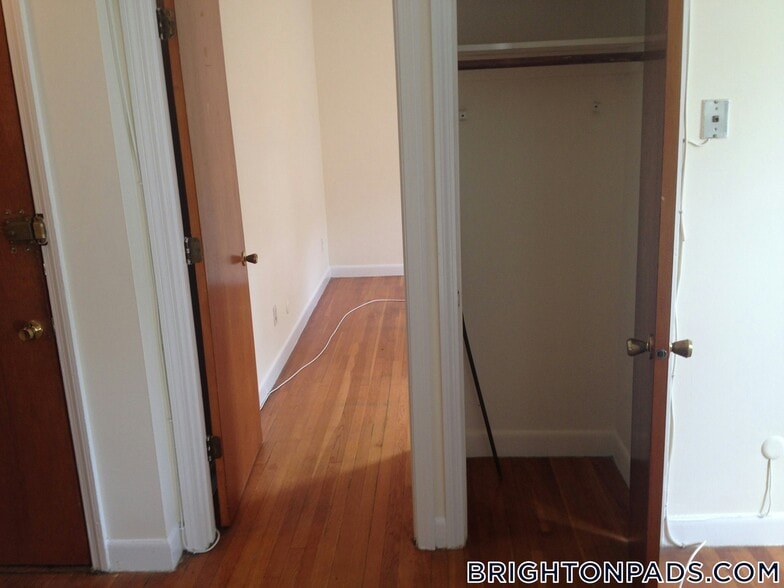 Building Photo - 164 N Beacon St