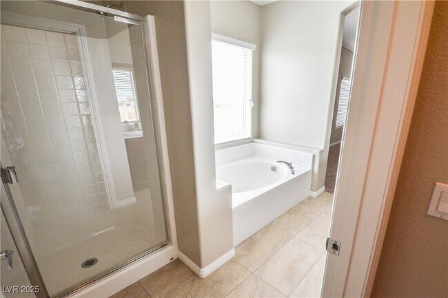 Building Photo - 9422 Sand Tiger Ave