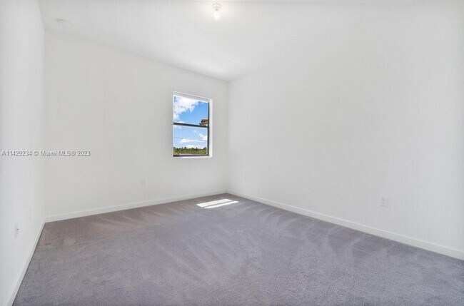 Building Photo - 11036 W 35th Way