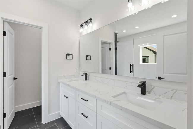 Building Photo - 9405 D Hammerly Blvd