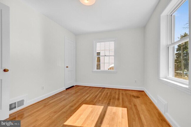 Building Photo - 5713 5th St S