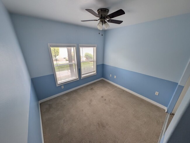 Building Photo - 821 Glacier Peak Ln