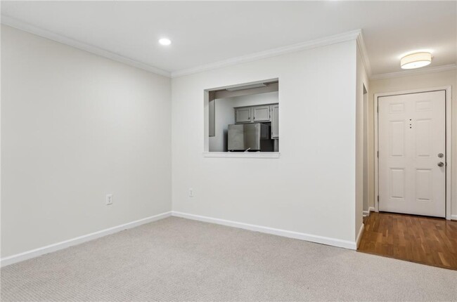 Building Photo - 24308 Plantation Dr NE