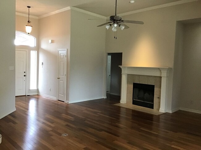 Building Photo - Coming Soon!!! 4/2/2 with Fireplace!