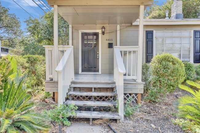 Building Photo - 4815 Woodview Ave