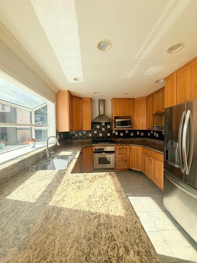 Building Photo - 66 Snyder Way