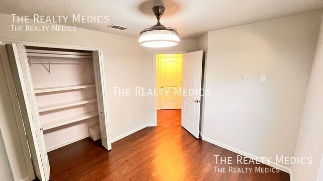 Building Photo - 3977 Journey Ct