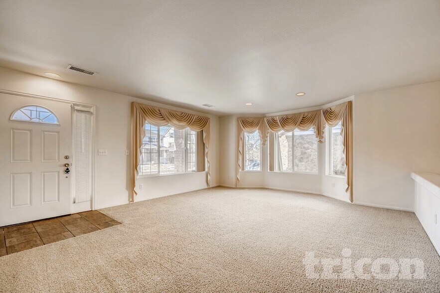 Building Photo - 11858 Idalia St