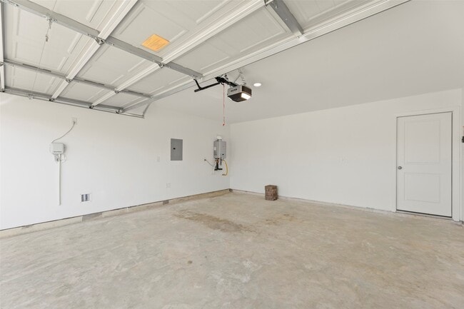 Building Photo - 16854 Great Highlands Dr