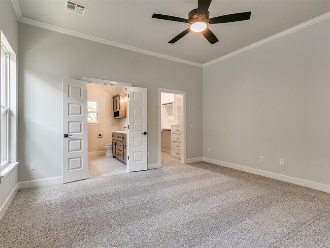 Building Photo - 2917 SW 132nd St