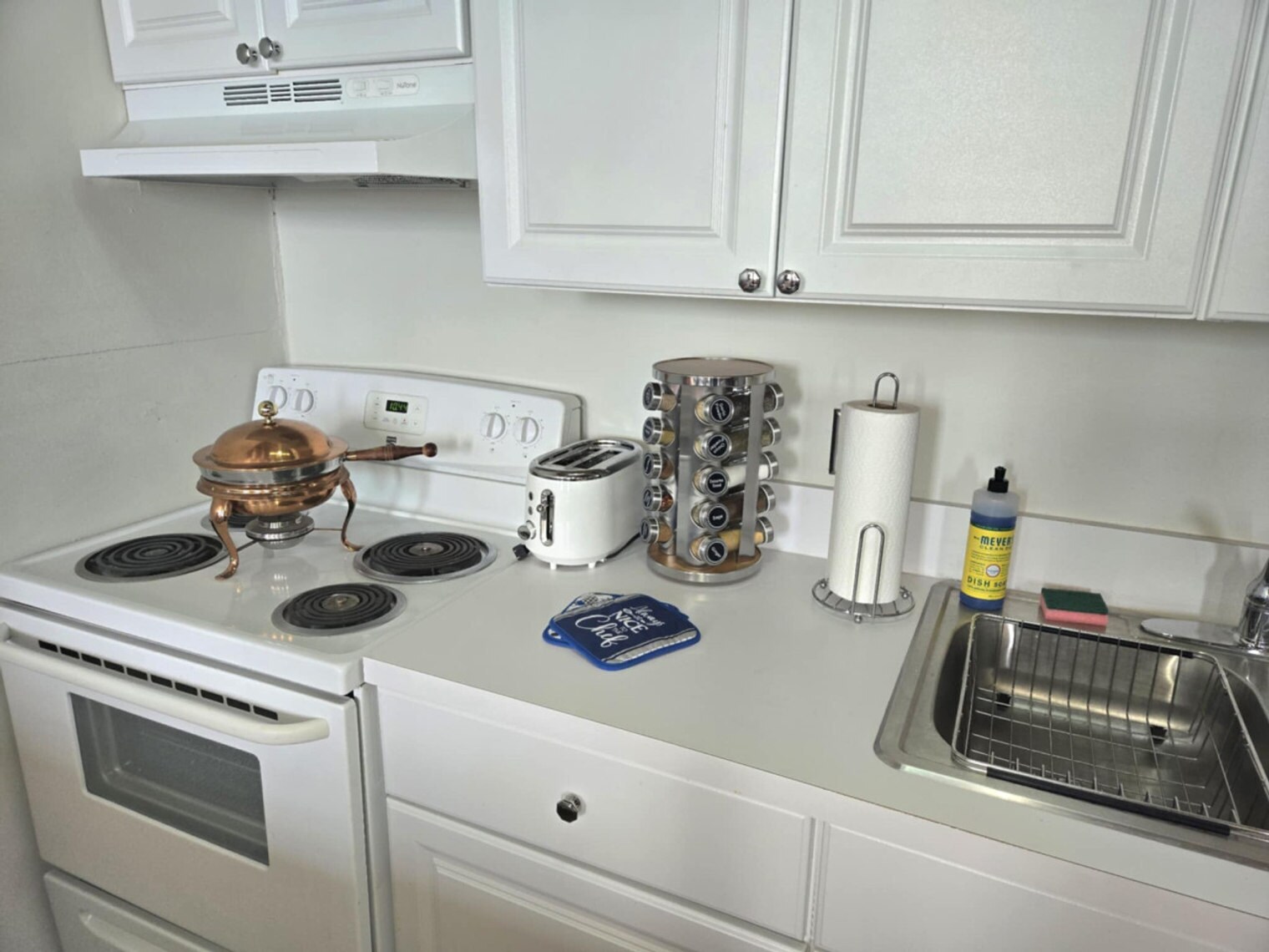 Building Photo - 226 Mt Elliott St