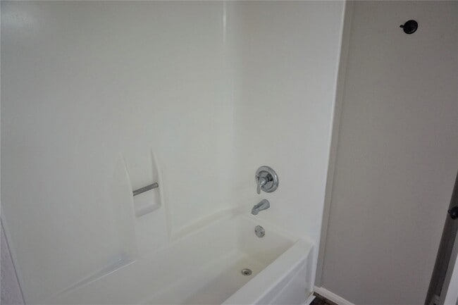 Building Photo - 2727 Tinechester Dr