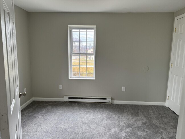 Building Photo - 250 State Cir