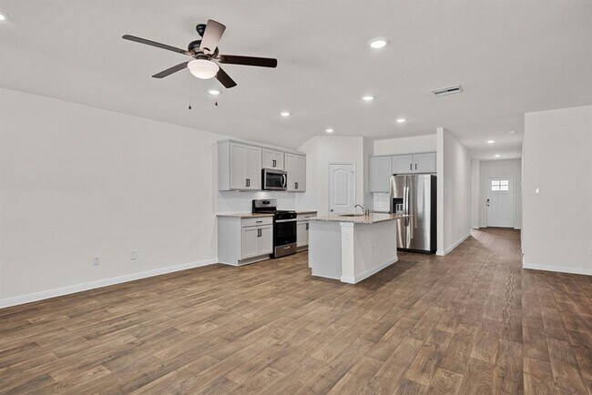 Building Photo - 1331 Camden Ln