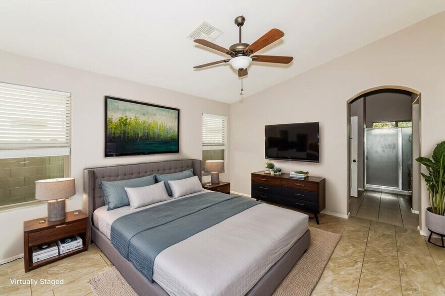 Building Photo - 15986 W Bartlett Ave