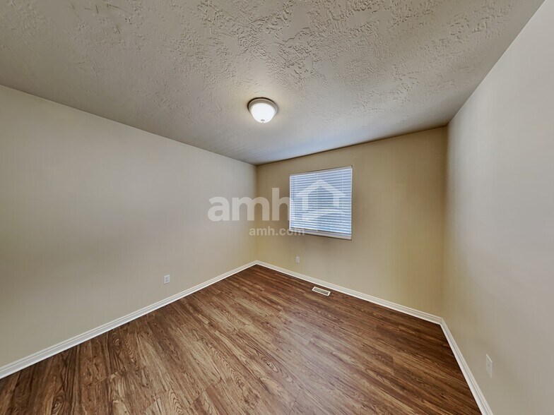 Building Photo - 2475 W 1325 N