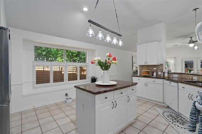 Building Photo - 1421 Redden Cove