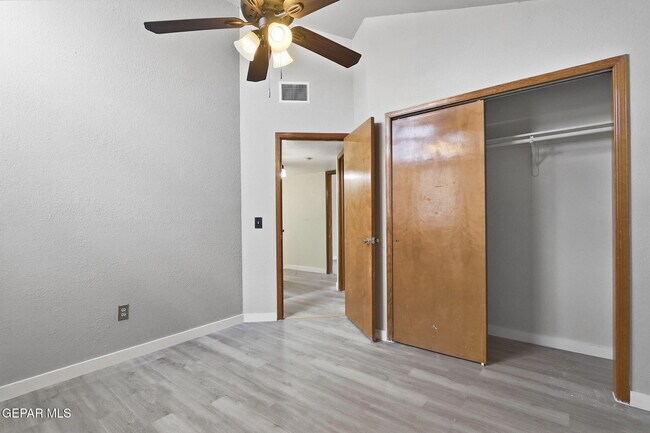 Building Photo - 6900 Imperial Ridge Dr