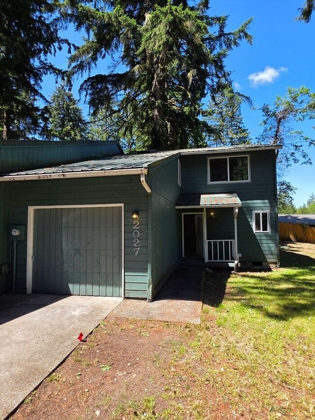 Building Photo - West Olympia 3bdr 1.5bath Townhome w/ garage & parking & addtional office