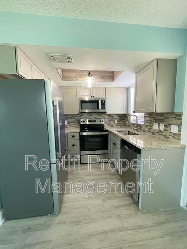 Building Photo - 17325 Whitewater Ct