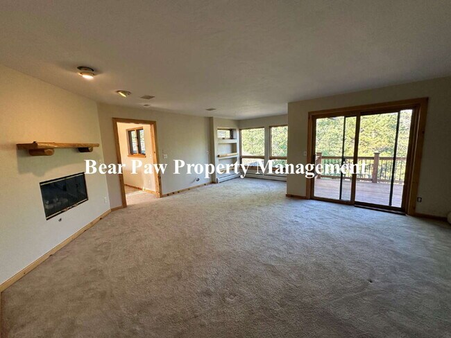 Building Photo - Mountain Retreat with Spectacular Views!!