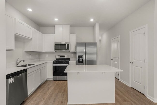 Building Photo - 2985 Mallard Dr