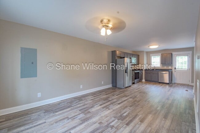 Building Photo - 3263 Chattanooga Rd