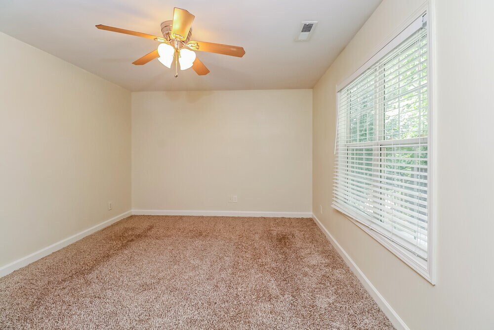 Building Photo - 2970 Deep Cove Dr NW