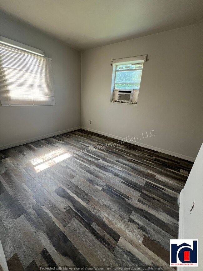 Building Photo - 3105 Ave T