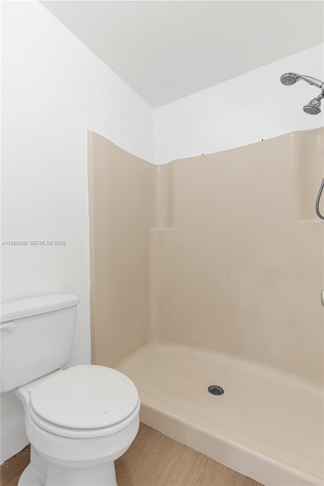 Building Photo - 6061 Shaker Wood Cir