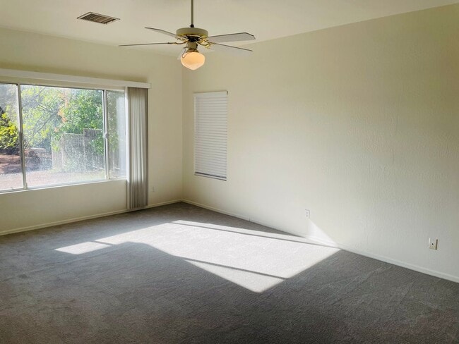 Building Photo - 1815 W Trail Blazer Dr