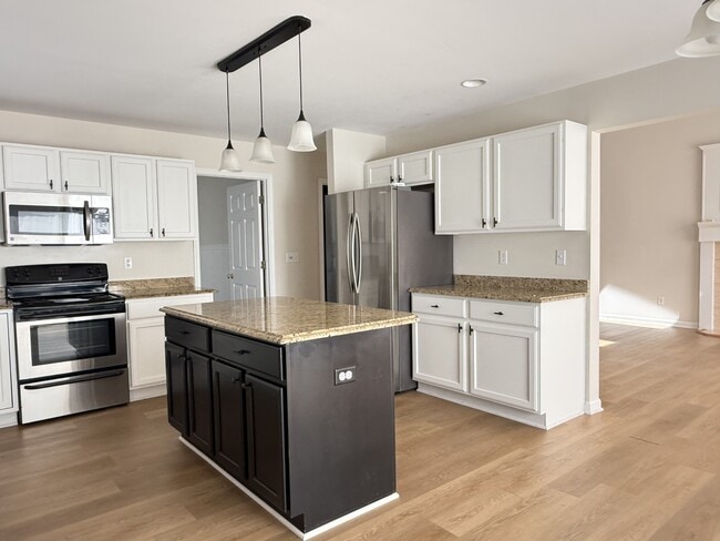 Building Photo - 603 E Castlebury Cir