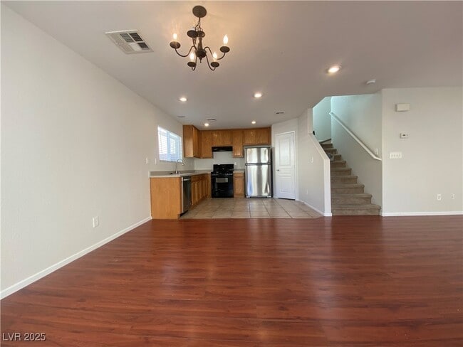 Building Photo - 578 Shewsbury Ave