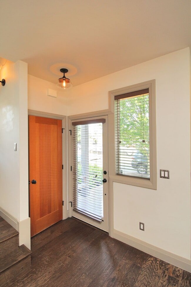 Building Photo - 2273 SE 77th Ave