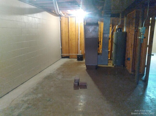 Building Photo - 5383 Textile Rd