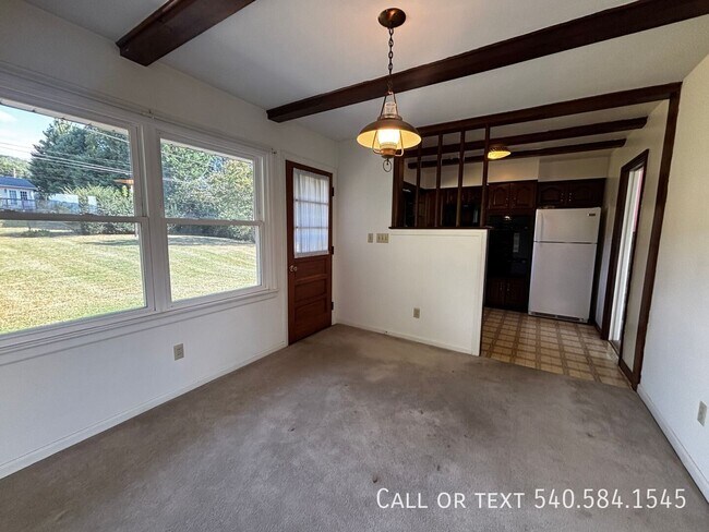 Building Photo - 1511 Narcissus St