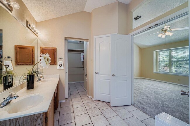 Building Photo - 2812 Little Elm Trail