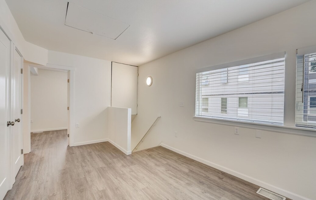 Inside Entrance - 1112 S 8th St