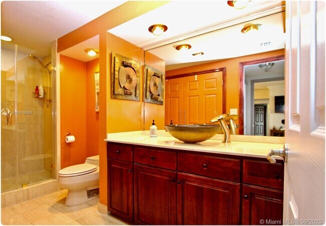 Building Photo - 4000 Island Blvd