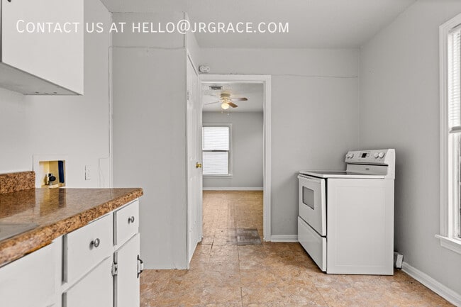 Building Photo - 3616 Live Oak Ave