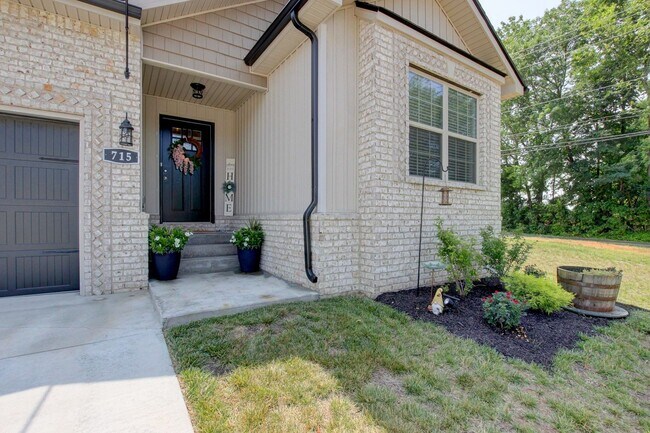 Building Photo - 715 Jodine Ann Dr