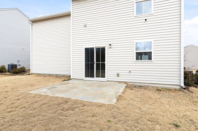 Building Photo - 4 Bed, 2.5 Bath, 2 Car Garage Near Everyth...