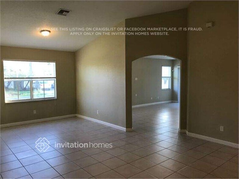 Building Photo - 10566 Galleria St