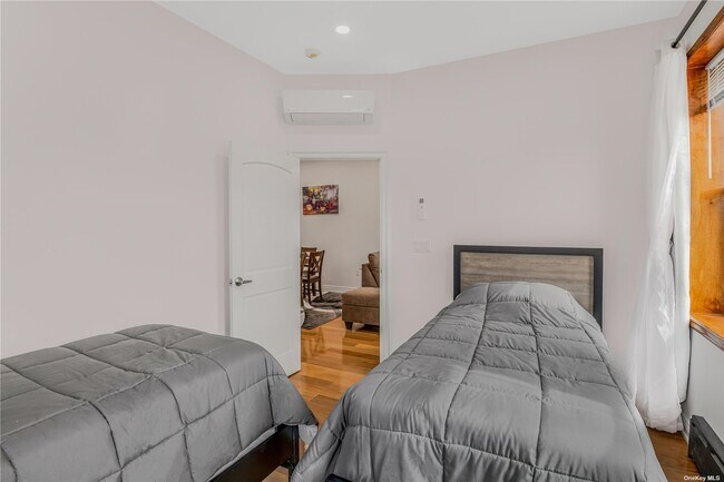 Building Photo - 43-47 44th St