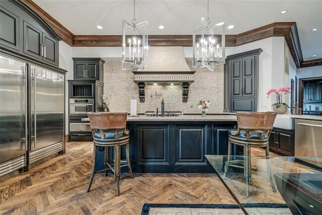 Building Photo - 5701 Mistletoe Ct