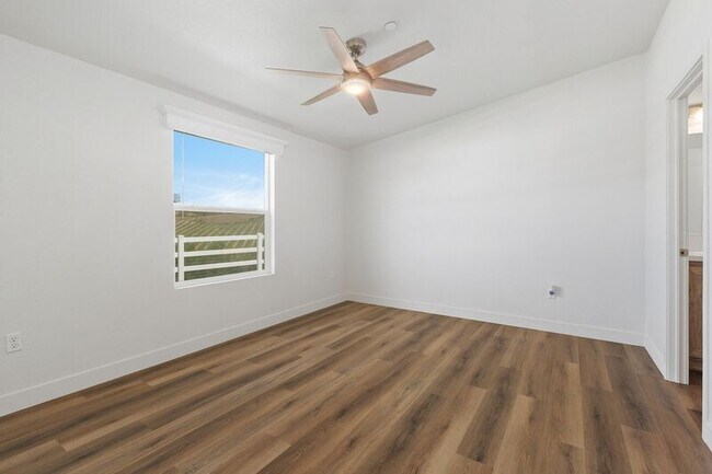 Building Photo - 40589 Los Amantes Rd