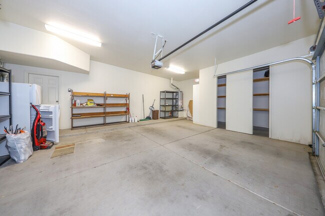 Building Photo - 1670 N Maguire Ave