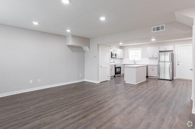 3BR, 2.5BA - 1,147SF - Crystal at Riverdale