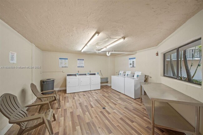 Building Photo - 8035 SW 107th Ave