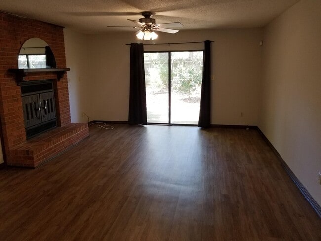Building Photo - 754 Silver Maple Dr